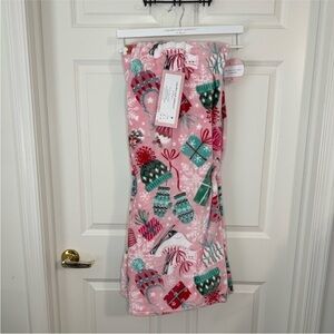 Cupcakes and Cashmere Pink Holiday Throw Blanket